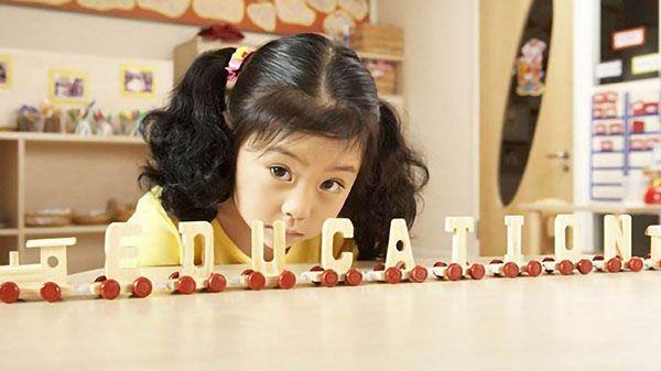 孩子不喜欢打招呼怎么办？父母这样做，比打骂还要管用