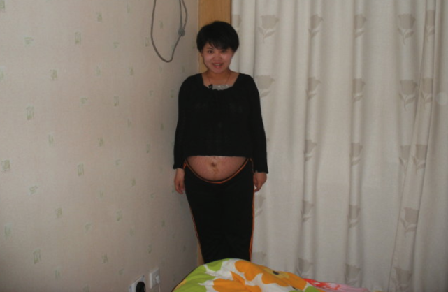 到了孕晚期，孕妈妈如果有这几个症状，八成是宝宝要提前发动了！