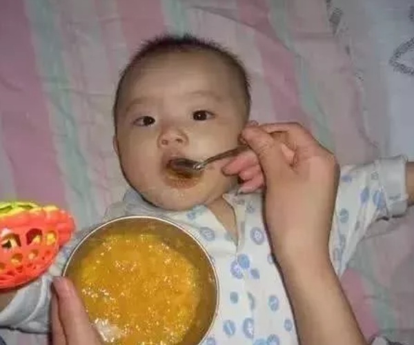 育儿：有三种水果大人可以随便吃，孩子却不能随便吃，受不了的