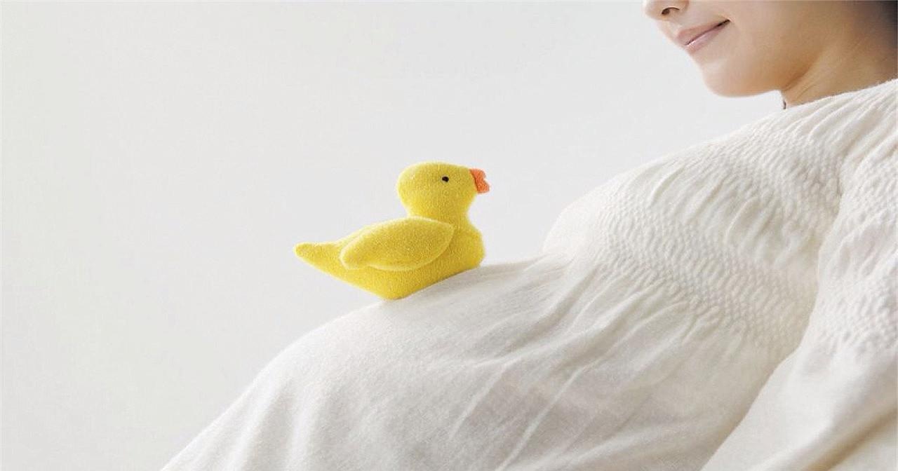 女性生完孩子后，多久会来月经？在这个“时间段”内，无需担心