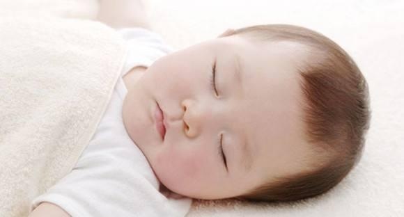 从睡姿就能看出宝宝性格？据说很靠谱，最后一种家长要当心