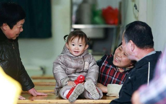 “奶奶，外婆说你丑！”奶奶接下来一句话，网友：这婆婆我要了！