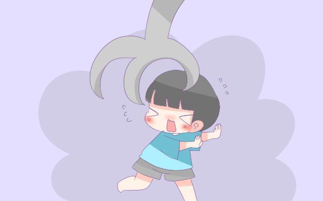 女儿放学回家，哭着说“妈妈，有人摸我”，这位宝妈的做法超赞
