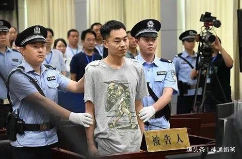 父母管教孩子该不该打？心理研究表明，这个阶段可以打