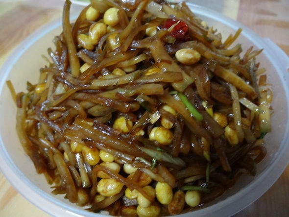 女性怀孕后有3种食物别贪吃，会阻碍毒素排出，损害宝宝发育