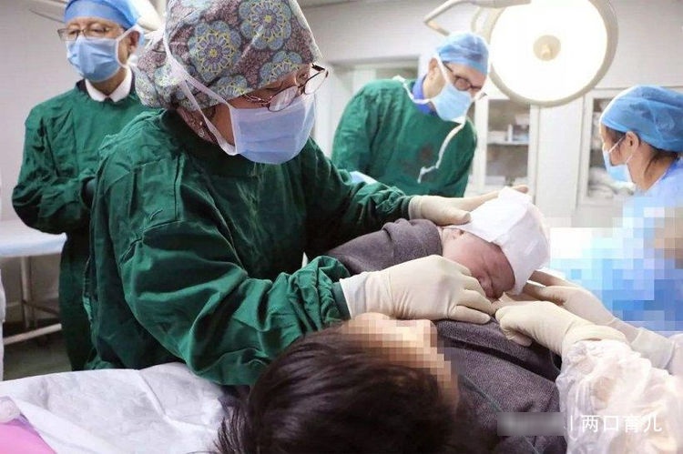 产后24小时对女性有多重要？做到这几件事，对宝妈和宝宝都好