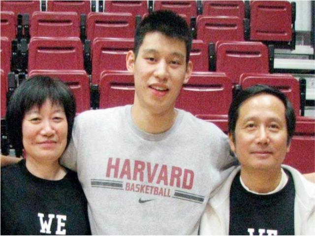 爸妈一米七，儿子却长到一米九，把握这几点，孩子才能高大挺拔