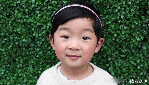 爸爸姓“毒”，奶奶给孩子起名，宝妈大怒：你倒过来念试试