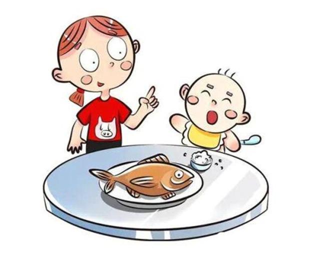 宝宝吃鱼时，被鱼刺卡住喉咙，宝妈的紧急做法让医生都称赞