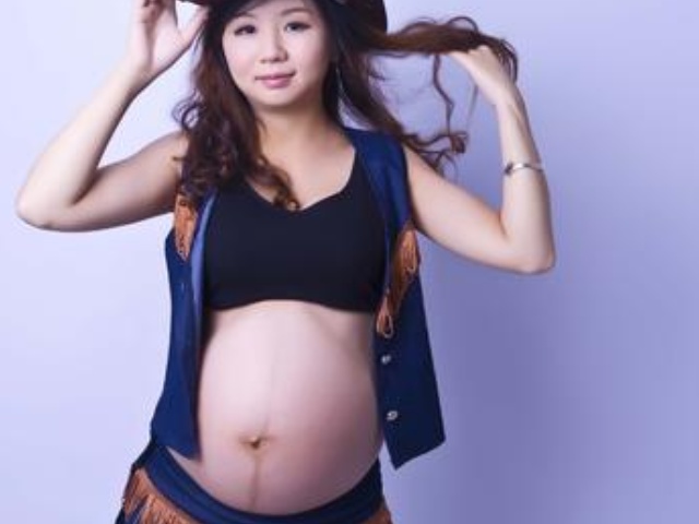 孕期，孕妈最好多观察下小内，若有3种现象，或是胎宝宝在求救