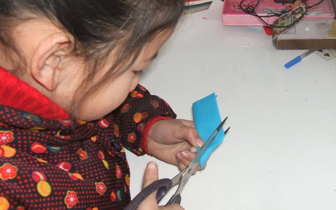 陈鹤琴：剪图的动作好处多，小孩子应有剪图的机会