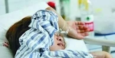 9个月胎儿的命就这样毁在孕妇的腿上, 只因“无知”“多疑”酿成失误