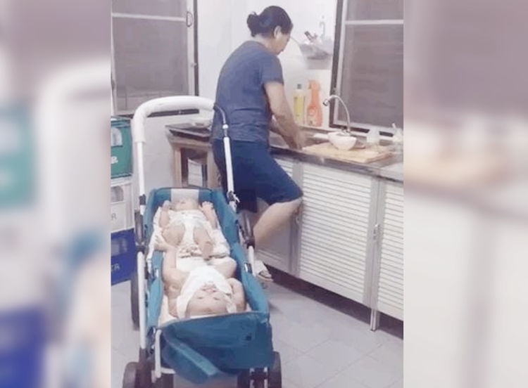 婆婆独自带双胞胎还能兼职家务，一张图引发“夸婆婆”大赛，超赞