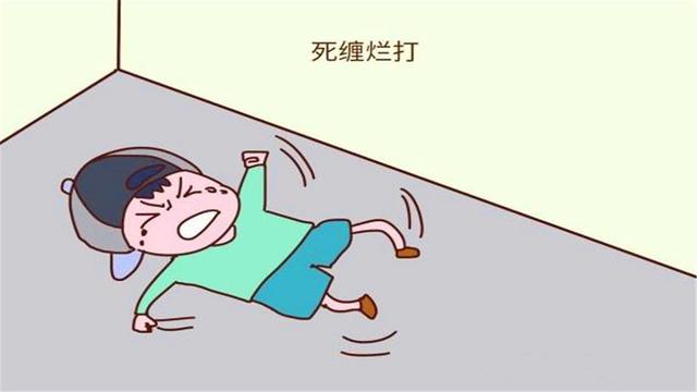 孩子抱着商场玩具不撒手，妈妈这机智的一招，旁人赞高情商