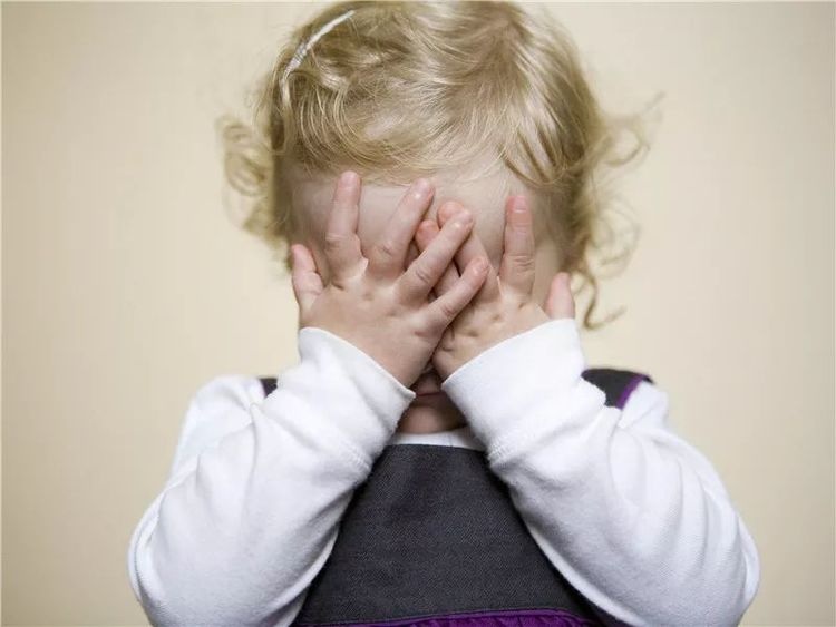 孩子三岁送幼儿园最好？育儿专家持反对意见，这个年龄可能更合适