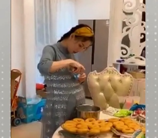 二胎宝妈医院待产，坚持劈叉锻炼跳舞，网友：硬核辣妈