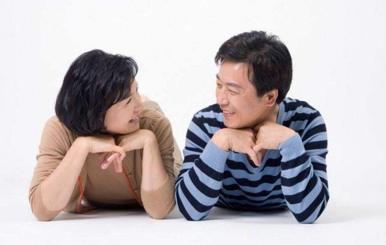 女性绝经后想过好夫妻生活，要提前了解3件事，别羞于了解