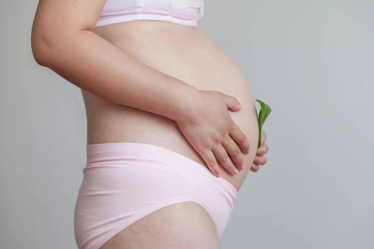 女性最佳生育年龄是多少？产科医生：这两个岁数别生，别不当回事
