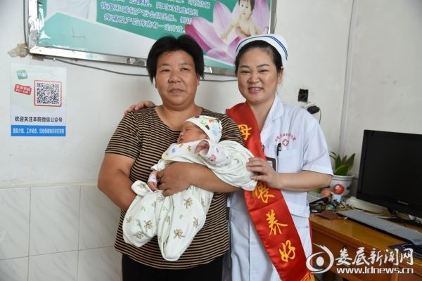 双峰县妇幼保健院开展母乳喂养周宣传活动