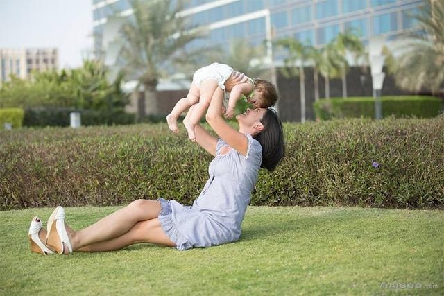 四岁女儿：妈妈，你下面怎么长“汗毛”了？妈妈机智回答值得学习