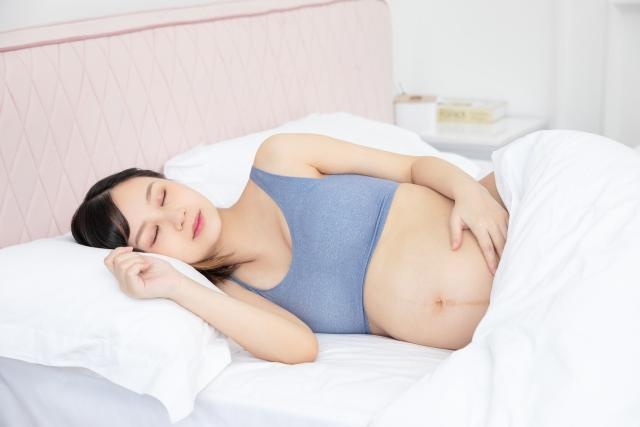 产科医生直言：孕期左侧卧是个“坑”，“睡错”的孕妈放宽心