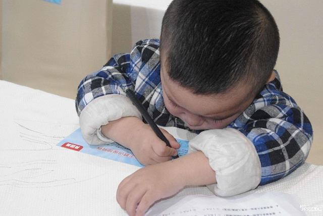 为什么“儿大避母，女大不避父”？别不信，这是有科学道理的