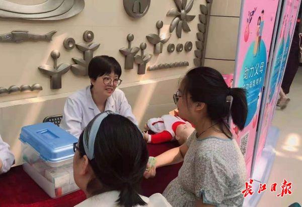 婆婆要求儿媳每天喝8碗汤催乳，新妈妈喝得满心抑郁