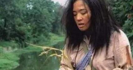 8个月的女婴，纸尿裤上沾满血渍，妈妈得知原因后不淡定了