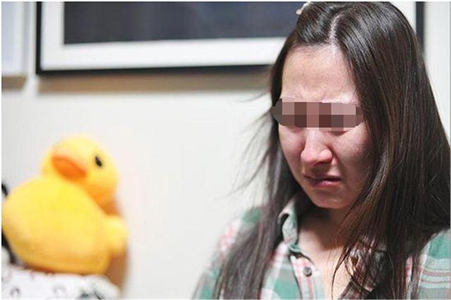 孕妈二胎生下儿子，看了一眼孩子屁股，全家人都高兴不起来