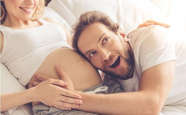 妻子怀孕了，生理需求该怎么解决？整个孕期是否可以同房呢？