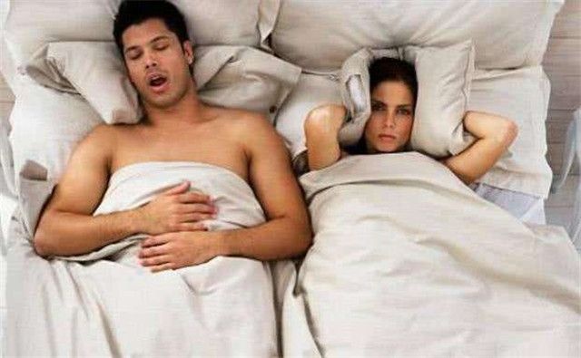 睡觉打呼噜，会影响孕妇的睡眠，那么怀孕老公打呼噜怎么办呢？