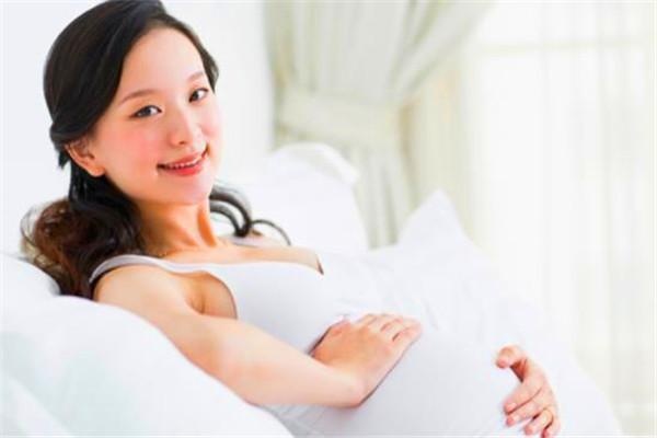 女性朋友怀孕后，身上会出现这三种怪味，说明胎儿没问题