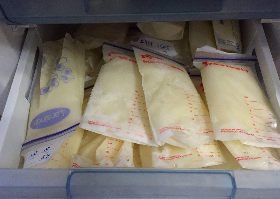 母乳挤出来可以存放多久？超过这个时间就不能再喝了