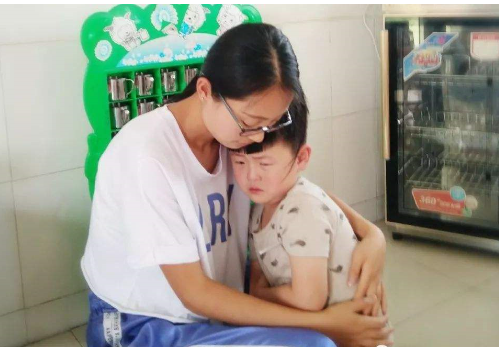 儿子在幼儿园被欺负，高情商爸爸一个做法刷爆家长群：干得漂亮