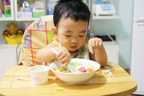 4岁孩子被查出“肠坏死”，这些东西尽量别给孩子吃，家长别犯懒