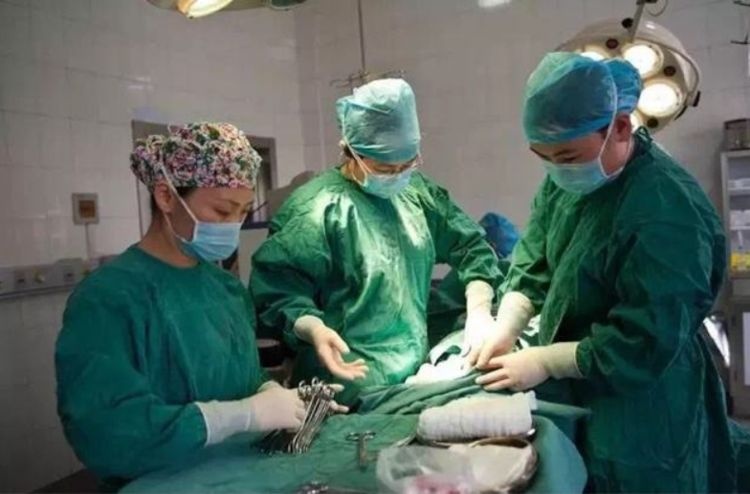 剖腹产只用睡一觉宝宝就出来了？看看这些工具和步骤，孕妈别忽视