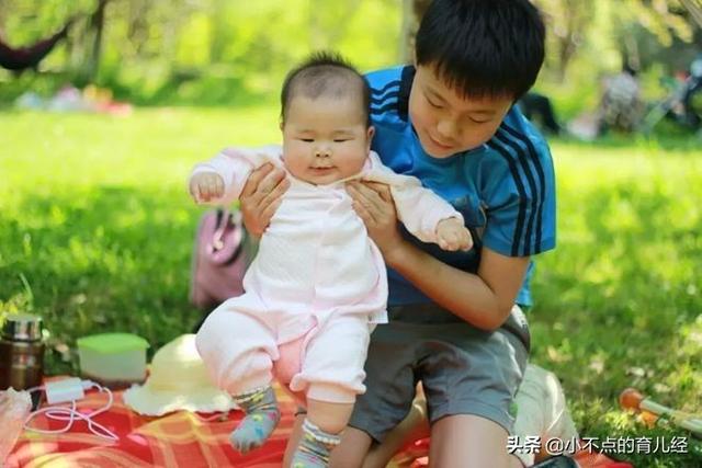 一种“新型偏心”开始蔓延，很多二胎家庭都中招，无关重男轻女