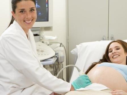 孕期护理注意4个“秘诀”，胎儿健康又聪明，妈妈身材苗条皮肤白