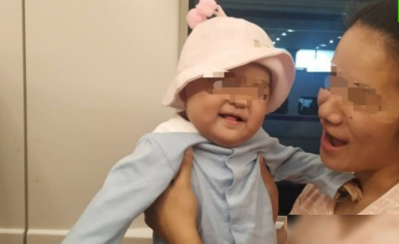 一个转身的瞬间，半岁幼儿掉入热水盆中，成了无法挽回的错