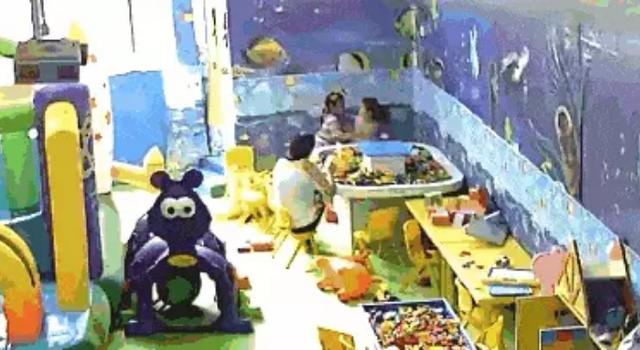 孩子受委屈，家长掌掴对方孩子耳光，孩子：妈妈怎么变得如此可怕