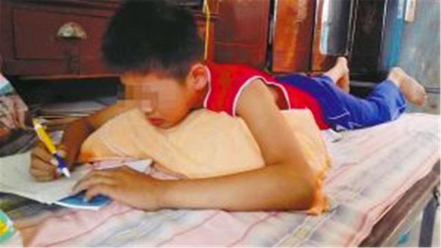 一位班主任透露：孩子被打，告诉老师没啥用，聪明的家长：打回去