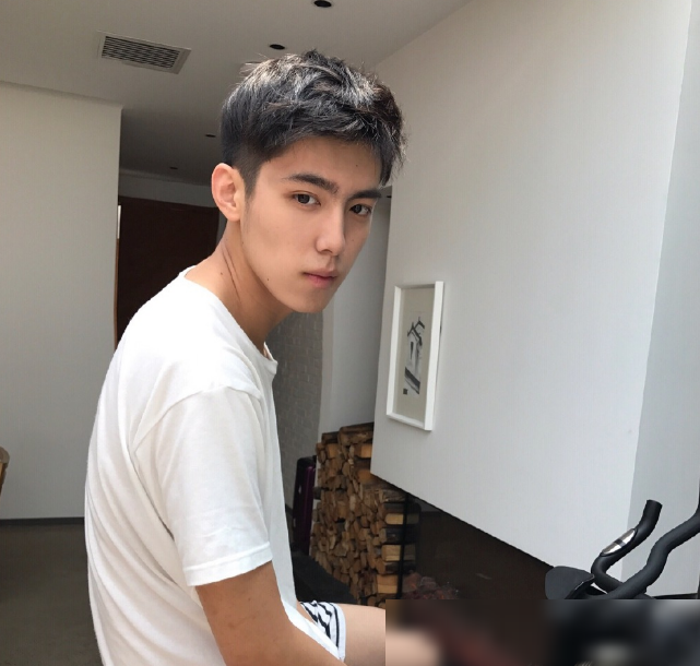 男孩身高低于170cm？抓紧改掉“3恶习”，还能猛窜10cm