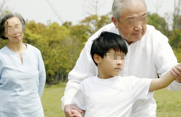 如果老人带孩子能做到这些，是孩子有福气，长大后会更有出息