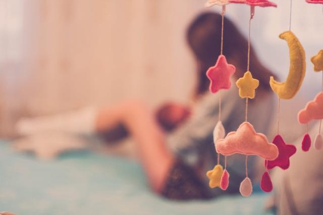 有多少妈妈母乳喂养前要擦乳头？其实，医生倡导“有菌”喂养