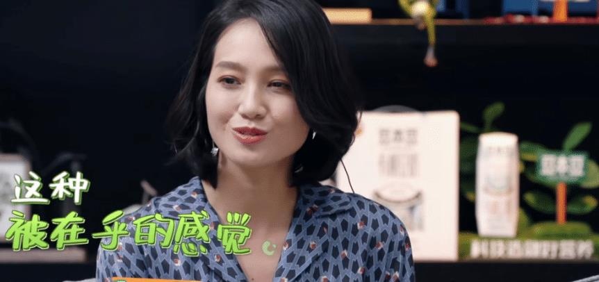 朱丹因宫缩弱28小时生女儿仍坚持顺产, 医生无奈伸手进去转孩子头