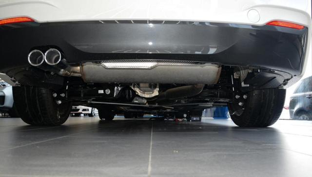 进口宝马车—宝马2系,2.0T配8挡手自一体,全车6气囊才26万