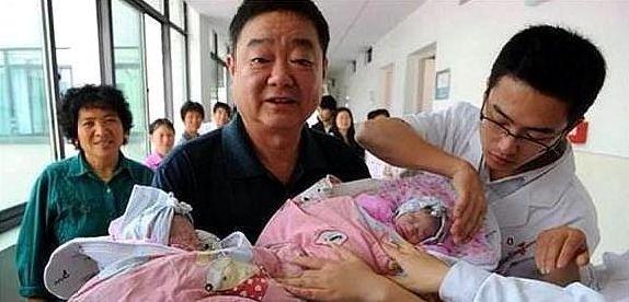 六旬&quot;奶奶&quot;不顾反对要二胎，双胞胎出生9年后，如今生活怎样？