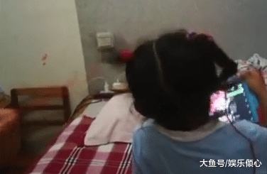 幼儿园老师给我家孩子扎的两辫子，我是这么给她解开的