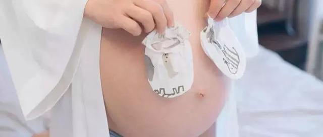 与其去影楼被坑，不如在家自制孕妇照