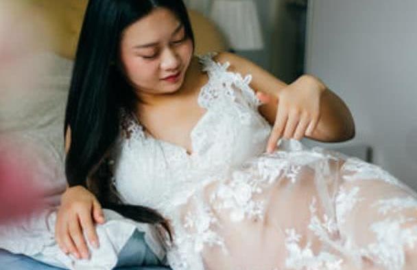 一碰就容易怀孕的女人有4个特点，占两个的，恭喜啦